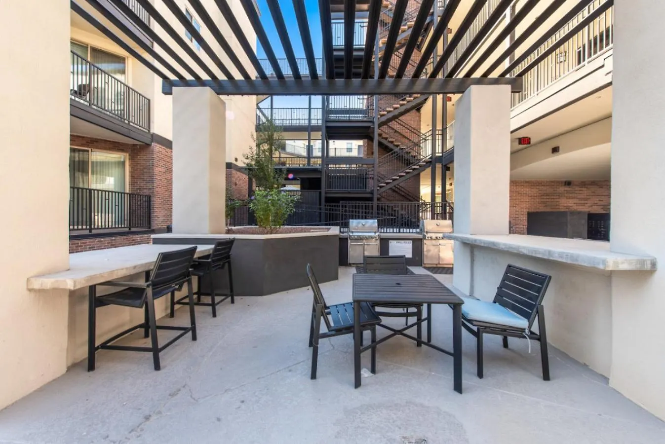 Cool 2Br-Pool,Parkng,Near Asu,Mill Ave&Cmelbck Mtn